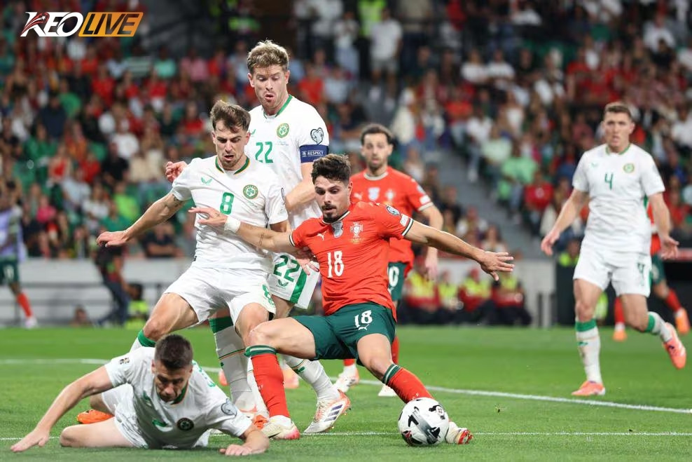 Hàng thủ Ireland chơi lăn xả | Keolive