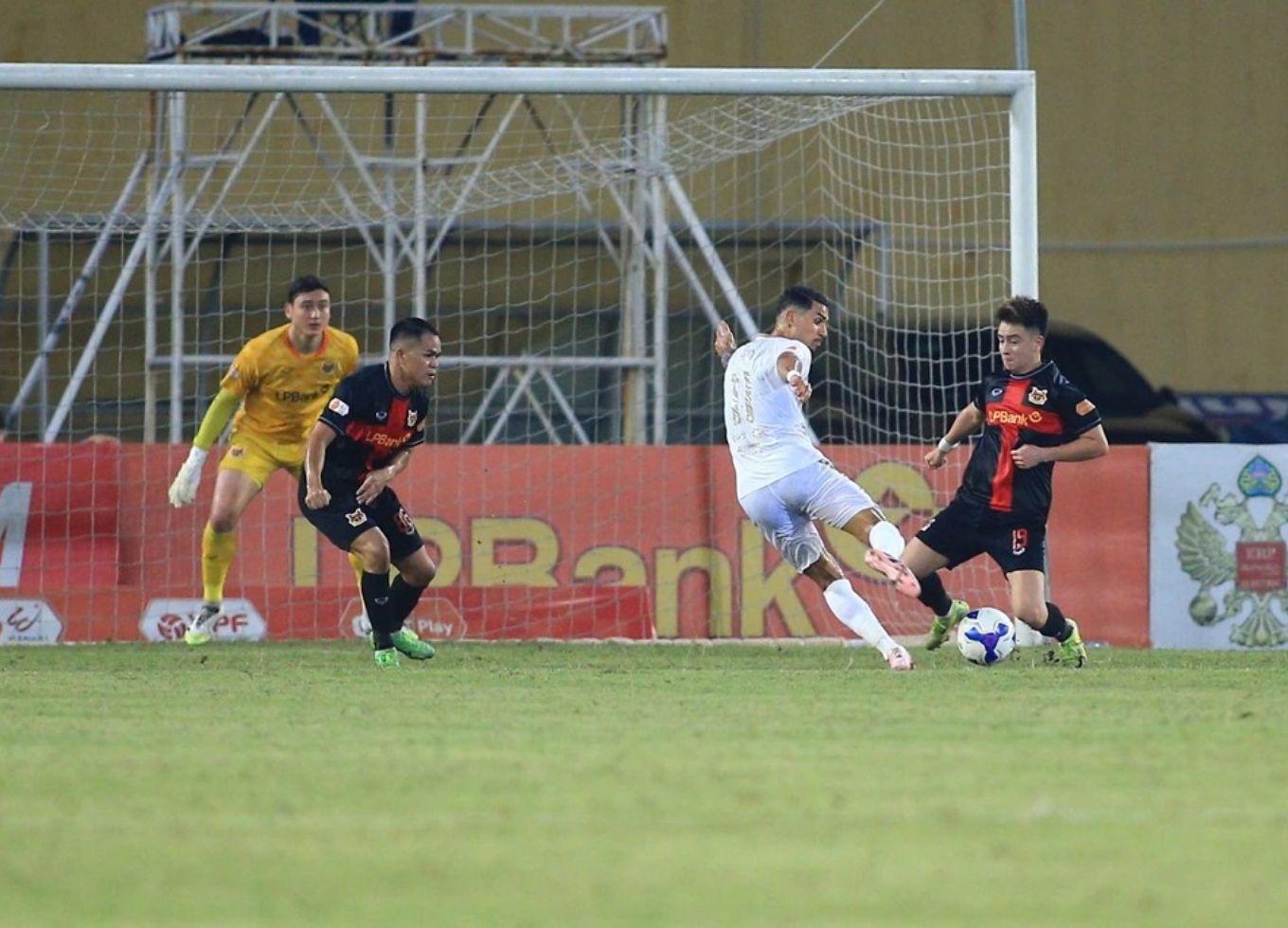 văn lâm giữ thành | Keolive