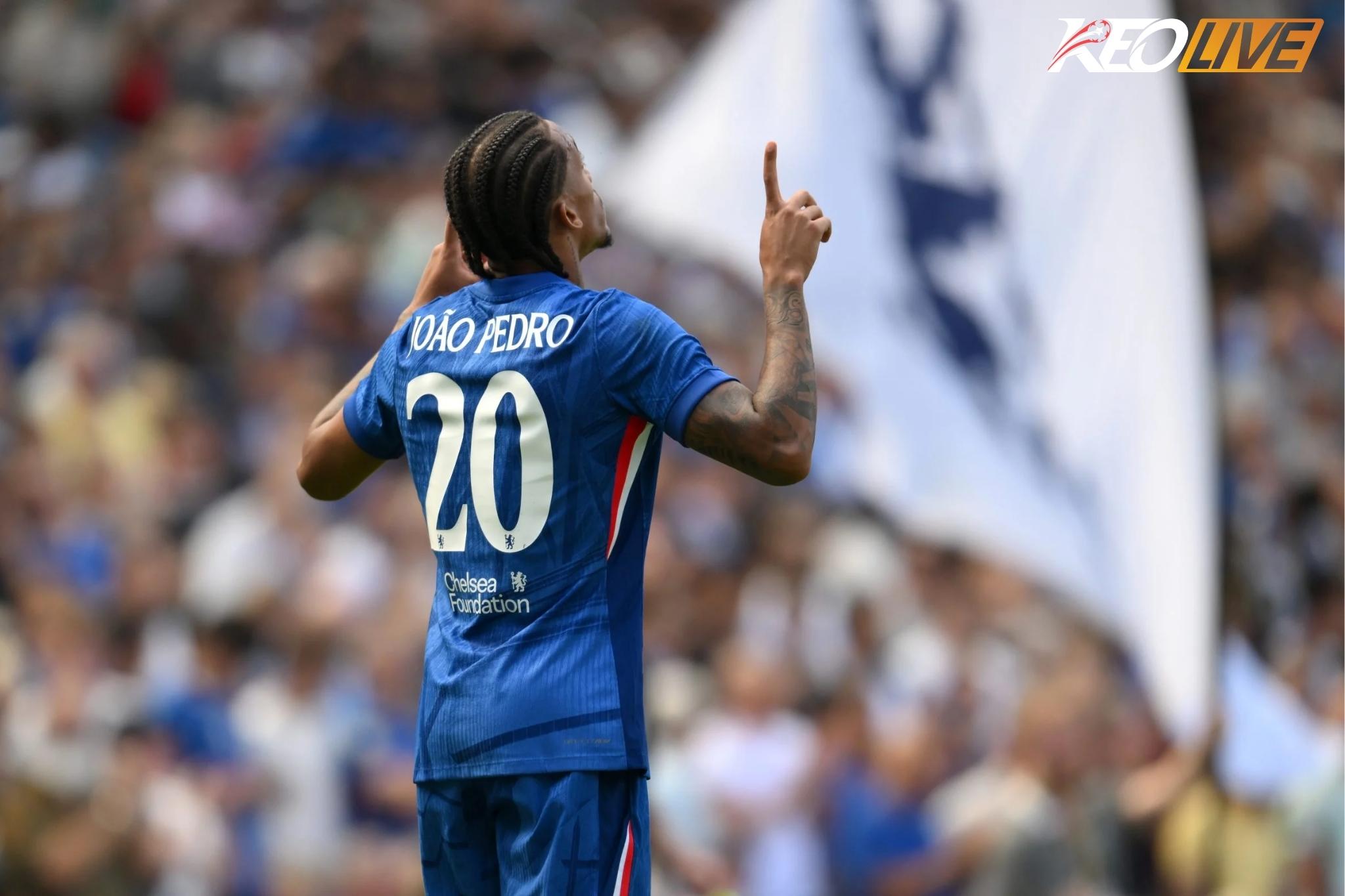 Pedro không mất thời gian để hòa nhập với đội bóng mới | Keolive