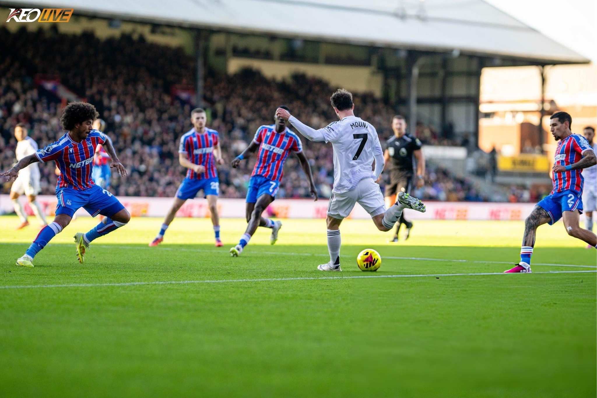 Cú sút quá khó để Henderson có thể cản phá | Keolive