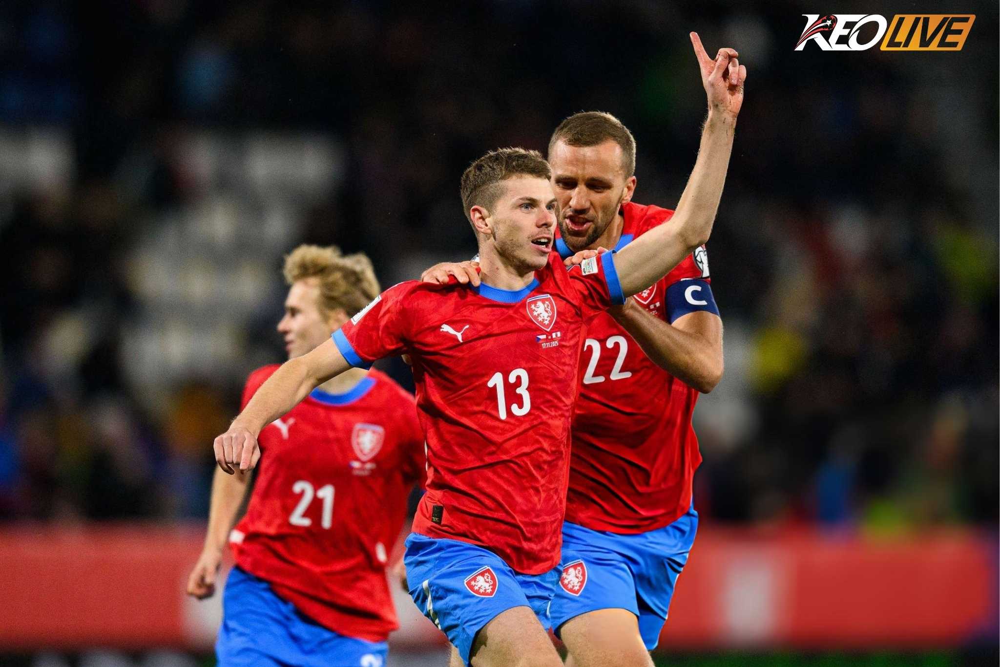 Doudera mở đầu cho cơn mưa bàn thắng trong hiệp 1 | Keolive