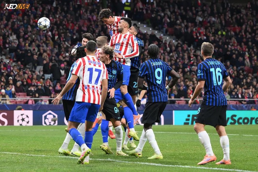 Gimerez bật cao hơn hết thảy đánh đầu tung lưới Sommer | Keolive