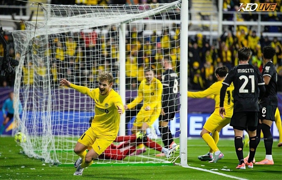 Blomberg mở tỉ số cho đội chủ nhà | Keolive