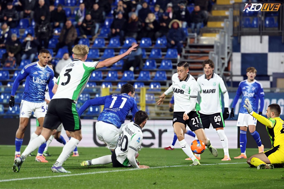 Douvikas mở tỉ số sớm cho Como | Keolive