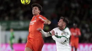 Hình ảnh cho bài Elche 1–1 Real Sociedad: Cầm vàng lại để vàng rơi