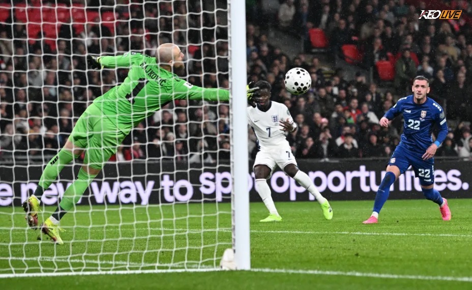 Saka mở tỉ số với pha volley hoàn hảo | Keolive