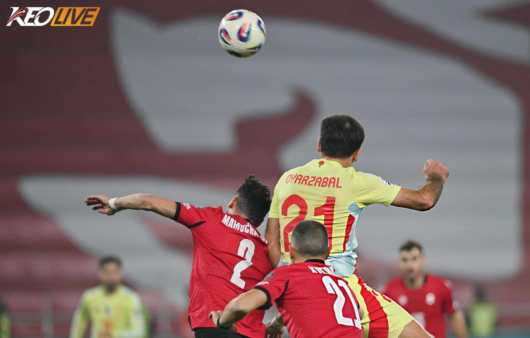 Pha đánh đầu ấn định tỉ số 4-0 | Keolive