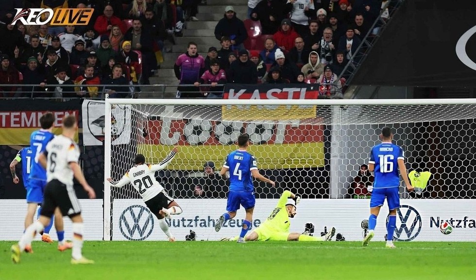 Slovakia đã quá dễ sụp đổ sau hiệp 1 | Keolive