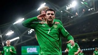 Hình ảnh cho bài Ireland 2-0 Bồ Đào Nha: Ronaldo nhận thẻ đỏ đầu tiên trong sự nghiệp quốc tế 