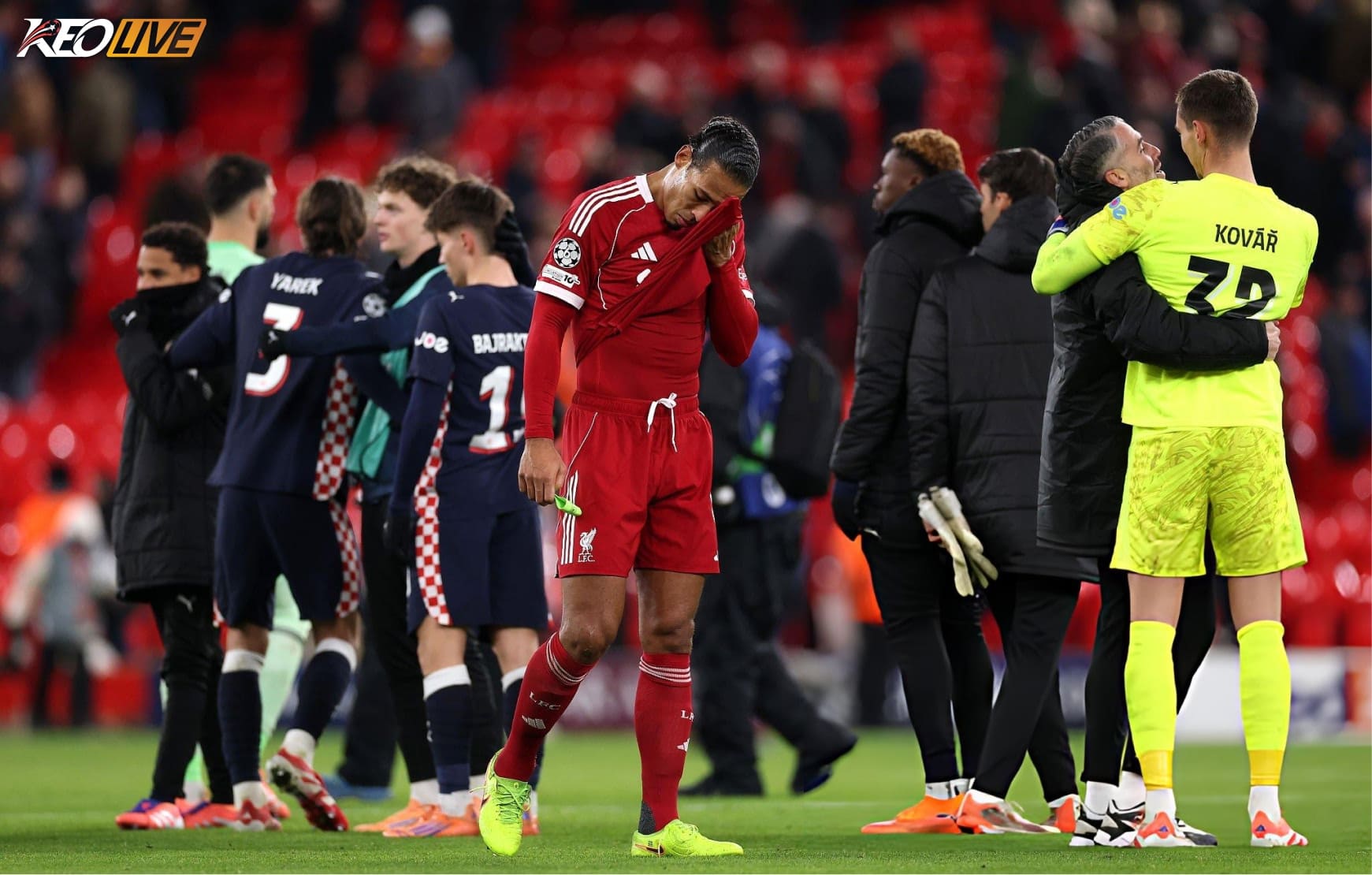 Van Dijk đang có phong độ không tốt | Keolive