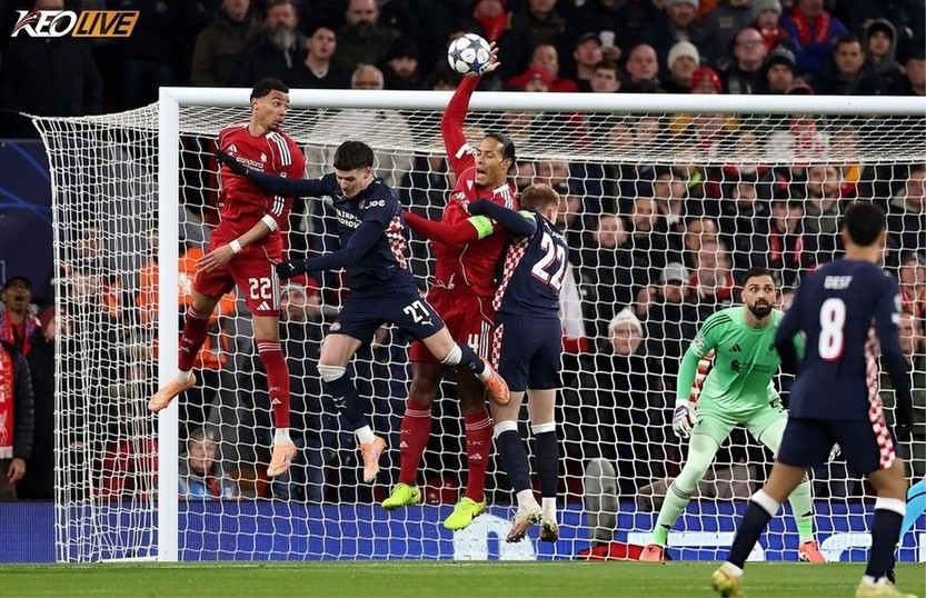 Pha chơi bóng không khác gì vđv bóng chuyền của Van Dijk | Keolive