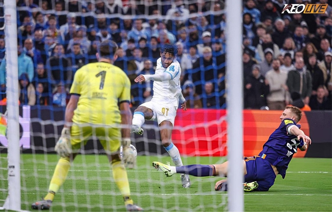 Aubameyang bật chế độ "diệt Chích Chòe" lập cú đúp | Keolive