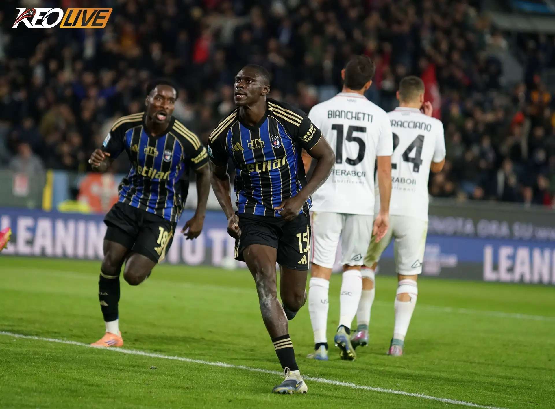 Toure hóa người hùng trong bàn mở tỉ số | Keolive