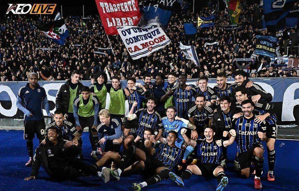Các cầu thủ Pisa và cổ động viên ăn mừng chiến thắng của họ sau 34 năm | Keolive