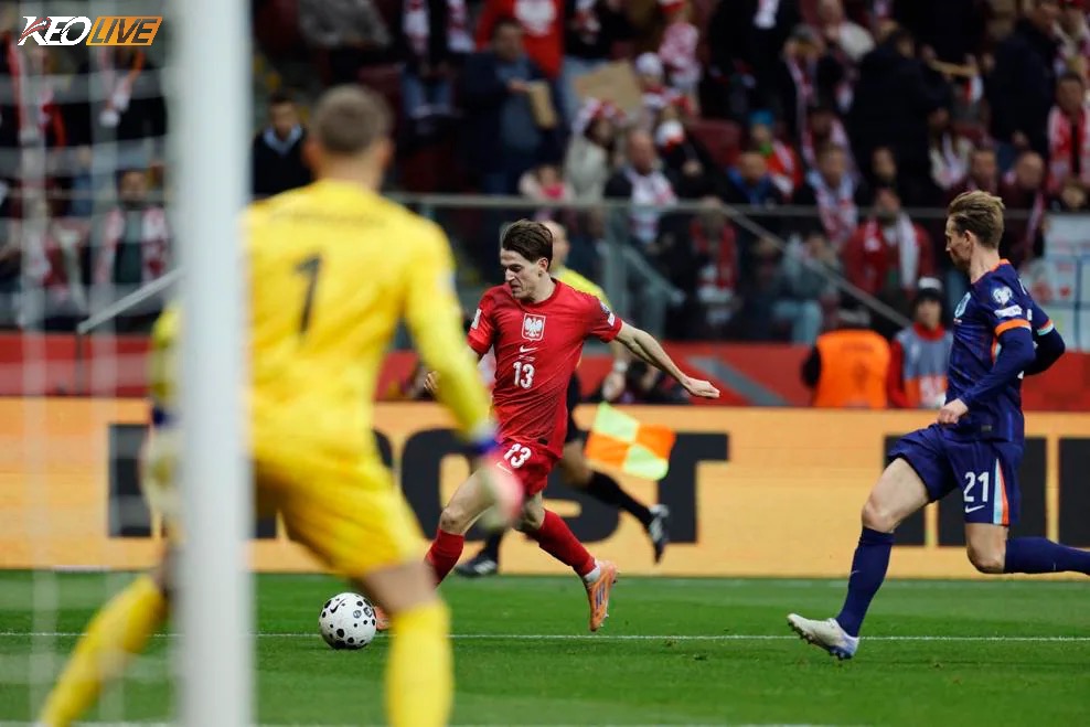 Ba Lan vượt lên dẫn trước nhờ bàn thắng của Zalewski | Keolive