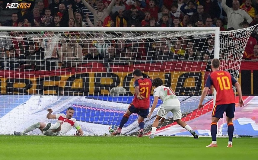 Phong độ đang rất cao của Oyarzabal trong màu áo tuyển quốc gia | Keolive