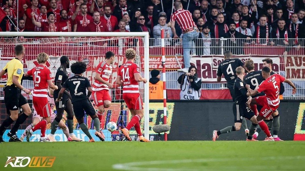 Danilho Doekhi mở màn tỉ số giúp đội chủ nhà dẫn đầu | Keolive