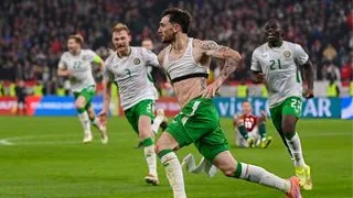 Hình ảnh cho bài Hungary 2-3 Ireland: 7 giây oan nghiệt của bóng đá