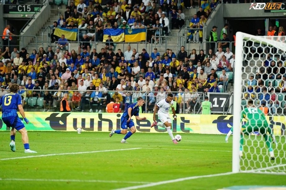 Pháp vẫn đang nắm quyền tự quyết ở ngôi đầu bảng D | Keolive