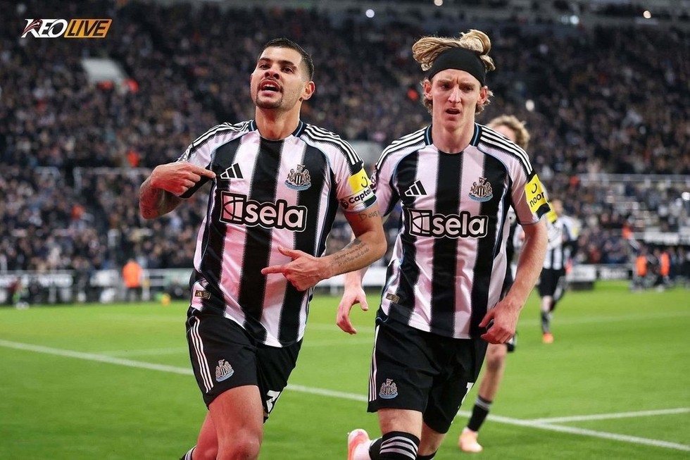 Newcastle vượt lên dẫn trước nhờ bàn thắng của Guimares | Keolive