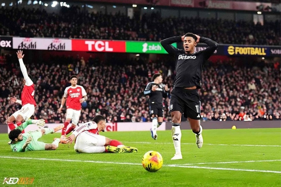 Watkins bỏ lỡ cơ hội đáng tiếc | Keolive