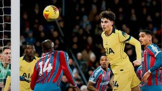 Hình ảnh cho bài Spurs chấm dứt chuỗi thua, Gray lập kỷ lục mới cho Tottenham
