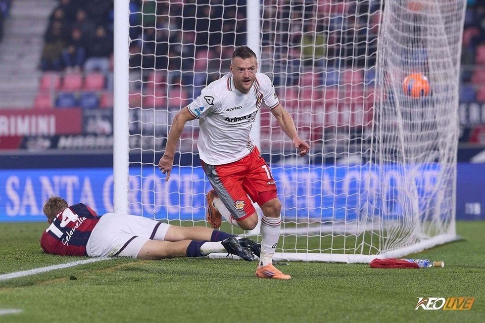 Vardy lập cú đúp đẳng cấp | Keolive