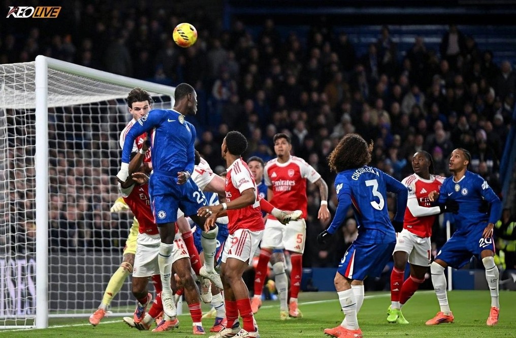 Đội chủ nhà tận dụng tốt cơ hội mở tỉ số đầu hiệp 2 | Keolive