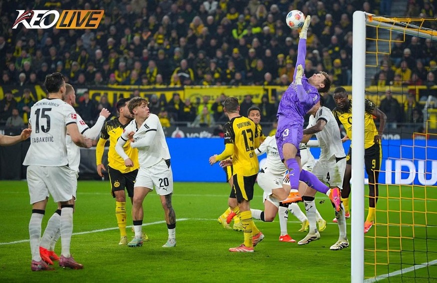Thủ thành Moritz Nicolas có một ngày thi đấu vất vả | Keolive