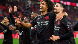 Terrier lập siêu phẩm, Leverkusen trở lại top 4 Bundesliga