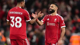 Salah lập kỷ lục lịch sử ngày trở lại, Lữ đoàn đỏ thắng thuyết phục