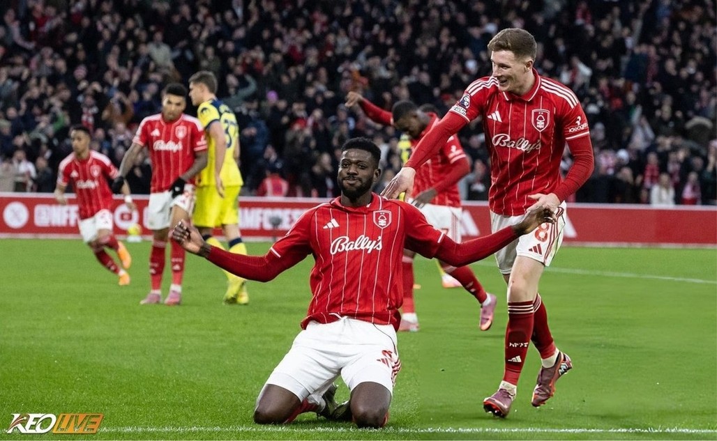 Sangare thi đấu cực hay ở trong phòng ngự lẫn tấn công | Keolive