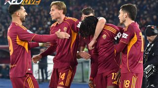 Roma thị uy sức mạnh, De Rossi nếm trái đắng ngày trở lại Olimpico