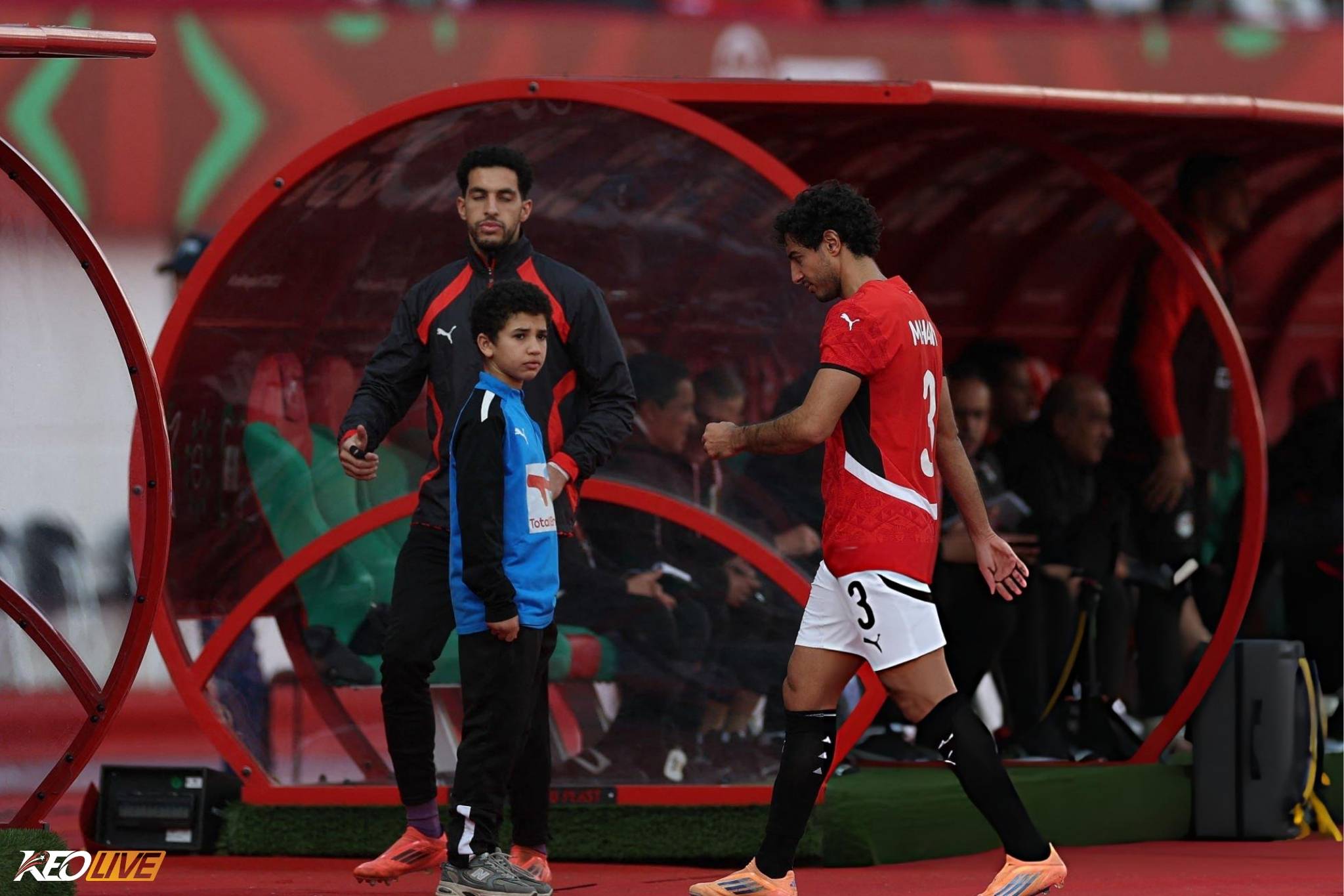 Thẻ đỏ của Hany khiến thế trận hoàn toàn đảo chiều | Keolive