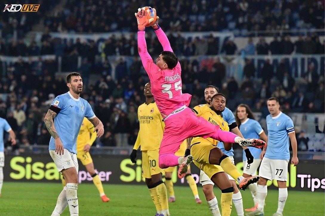 Thủ thành Christos Mandas chơi xuất sắc  | Keolive