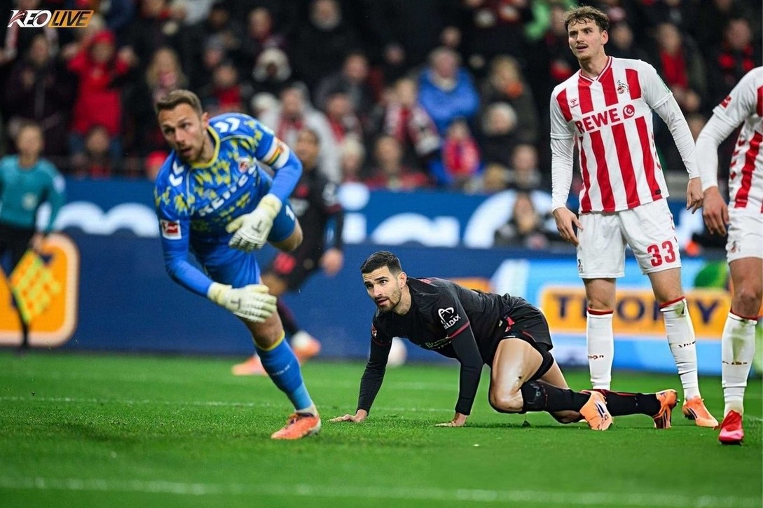 Terrier lập siêu phẩm "Scorpion kick" | Keolive