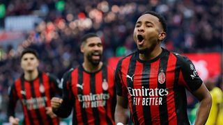 Nkunku lập cú đúp, Rossoneri bám đuổi quyết liệt vị trí Top 1