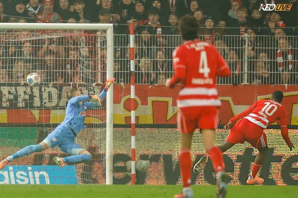 Hai bàn thắng giúp đội chủ nhà giữ trọn vẹn 3 điểm | Keolive