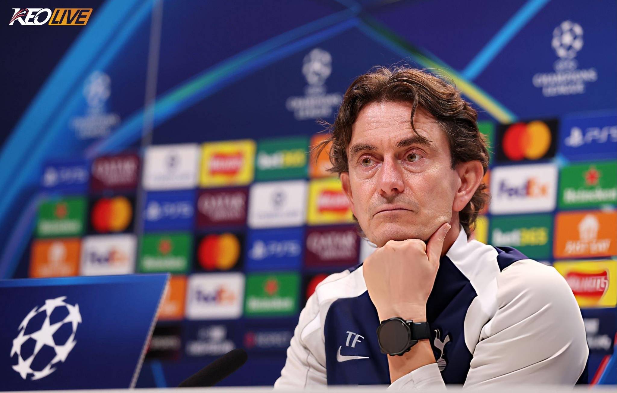 Áp lực từ người hâm mộ bủa vây Thomas Frank | Keolive