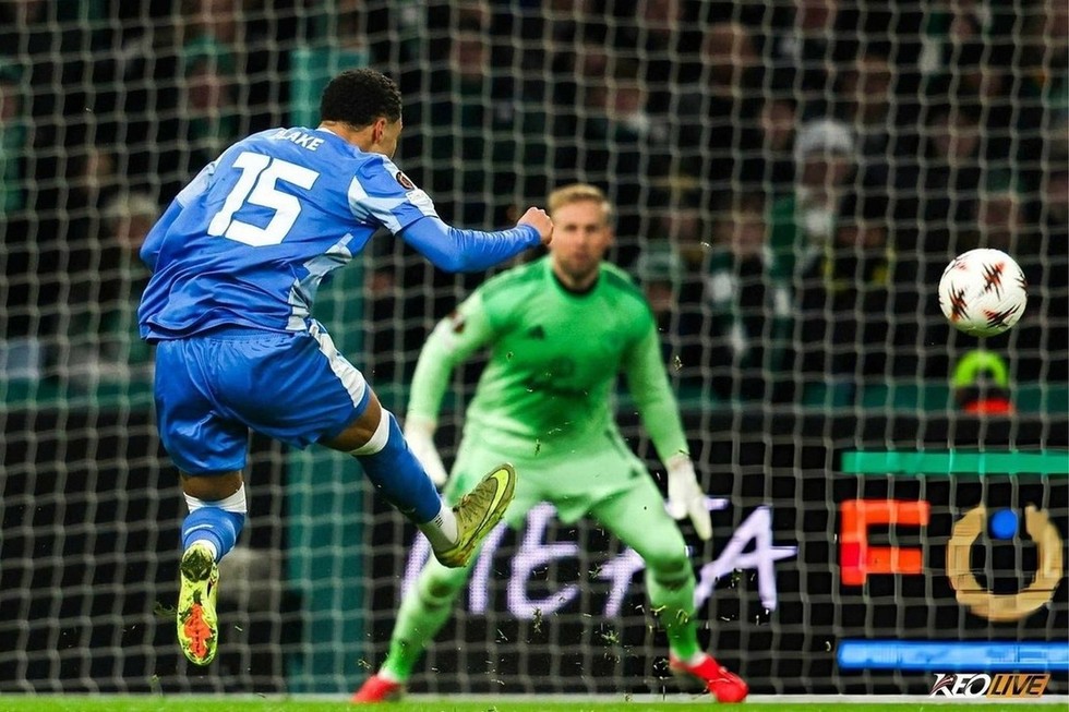 Đội khách bất ngờ vùng lên từ cuối hiệp 1 | Keolive