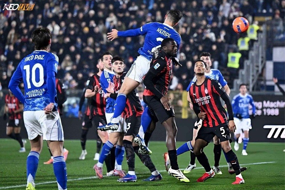 Pha không chiến mạnh mẽ của Kempf đem về bàn mở tỷ số cho Como | Keolive