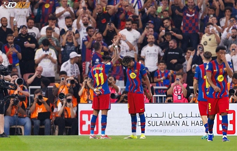 Màn ăn mừng mang tính biểu tượng mới của Raphinha và Yamal | Keolive