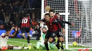 Hình ảnh cho bài Không còn phép màu “Slot-time”, The Reds tiếp tục sa lầy