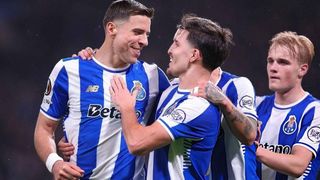 Rangers 1-3 Porto: Đại diện Scotland khép lại Europa League thất vọng