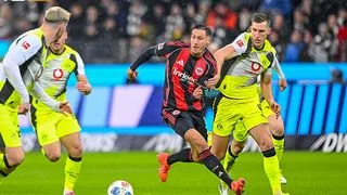 Hình ảnh cho bài Dortmund hòa kịch tính Frankfurt trong cơn mưa bàn thắng