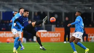 Hình ảnh cho bài McTominay lập cú đúp, Napoli cầm hòa Inter tại Giuseppe Meazza