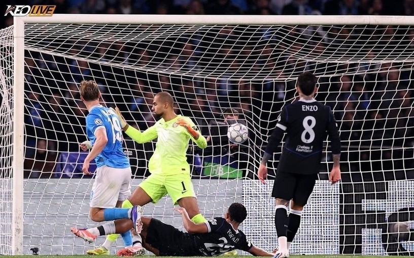 Napoli bất ngờ tăng tốc ở cuối hiệp 1 và có 2 bàn thắng | Keolive