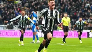 Hình ảnh cho bài Barnes ghi bàn phút 90+12', Newcastle hạ Leeds trong trận cầu điên rồ