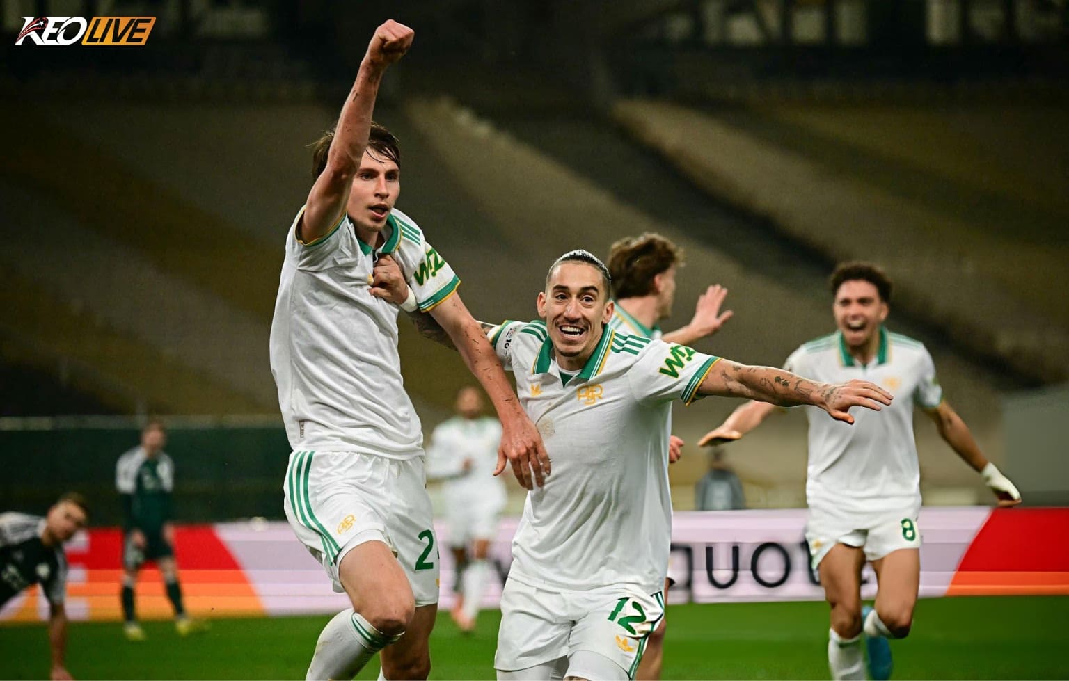 Trung vệ trẻ Jan Ziolkowski lập công đưa Roma vào Top 8 | Keolive