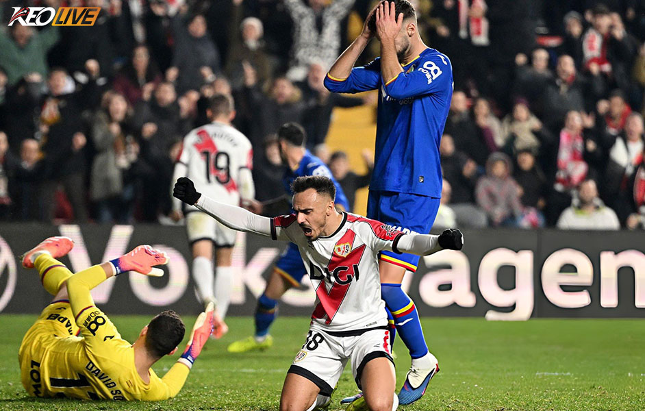 Đội chủ nhà có bàn thắng ở phút bù giờ hiệp 1 | Keolive